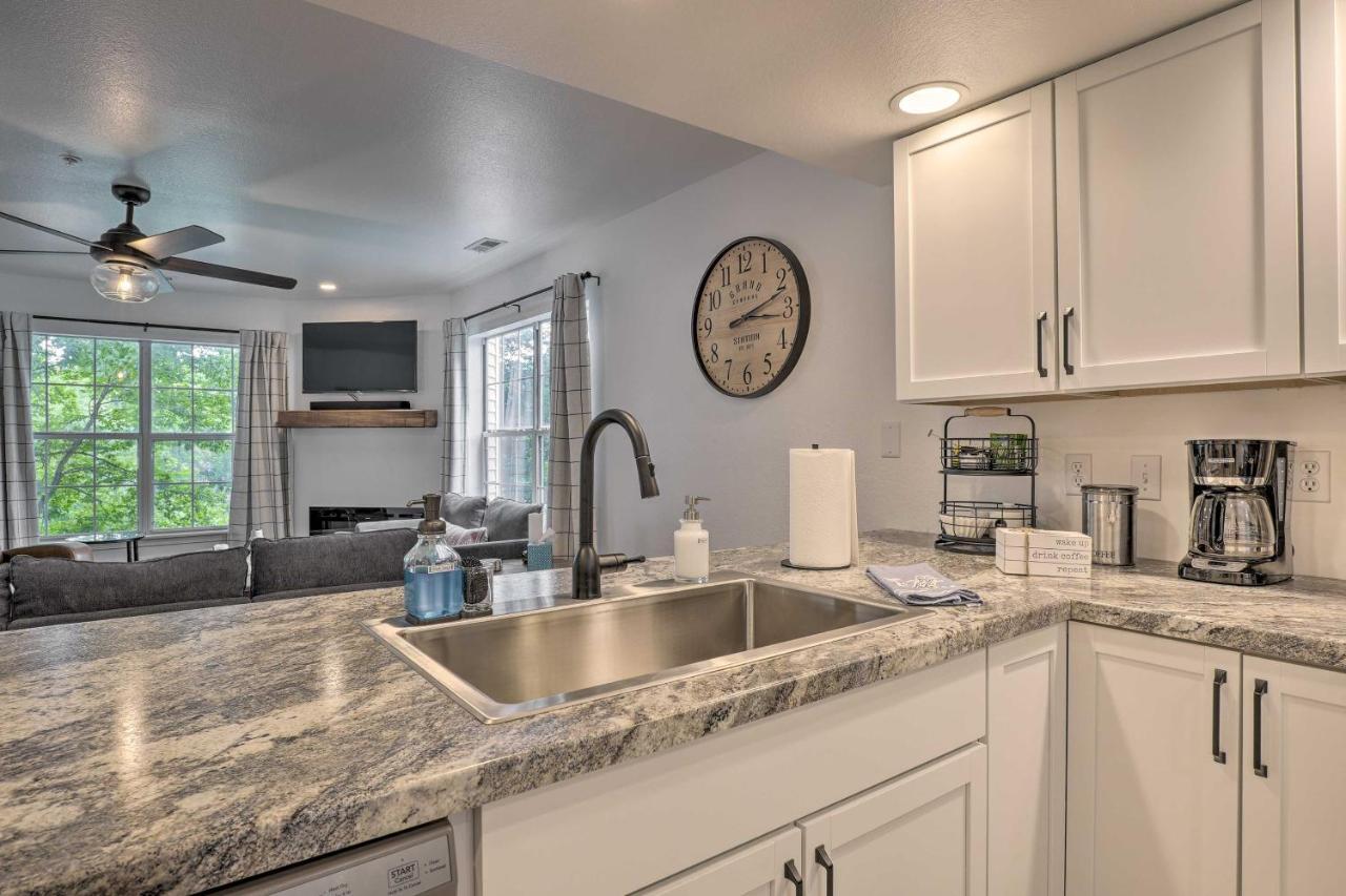 Branson Lakefront Condo With Sunroom And Lake Views! Esterno foto